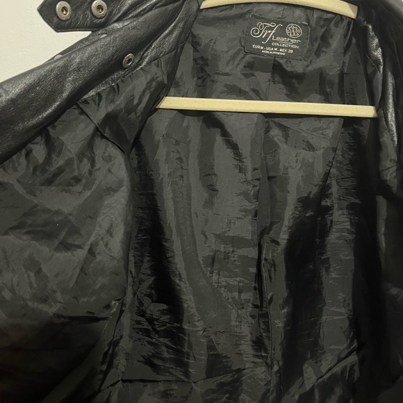 Cropped Leather Motorcycle Jacket - Picture 4 of 6